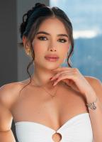663199385: Chica busca chico en Barcelona