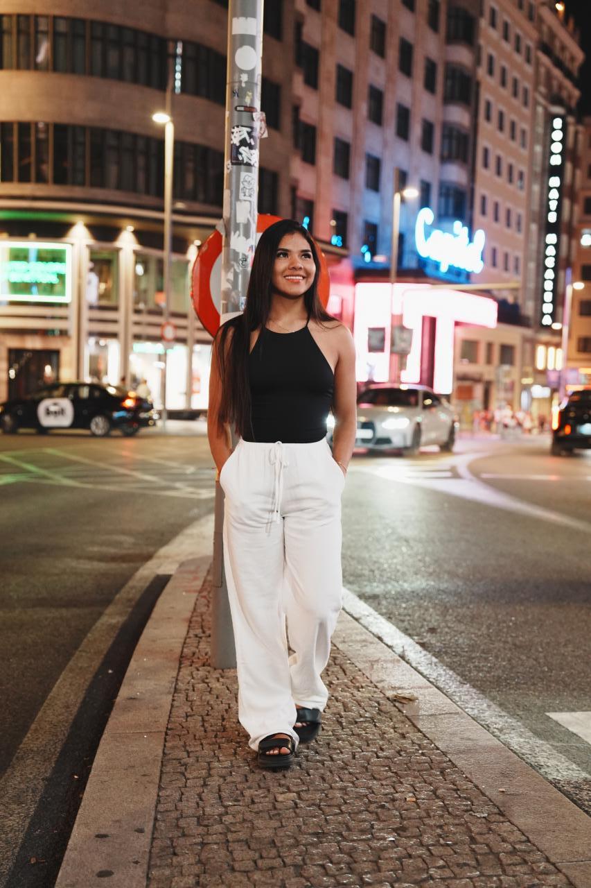 722730619: Chica busca chico en Madrid