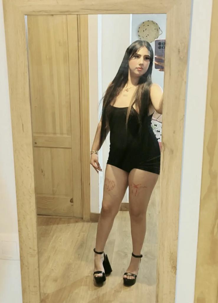 663449323: Chica busca chico en Cádiz