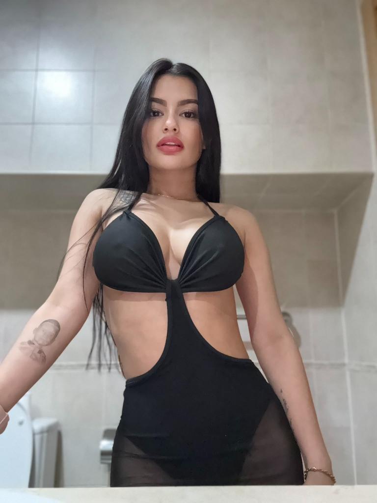 647982133: Chica busca chico en Valencia