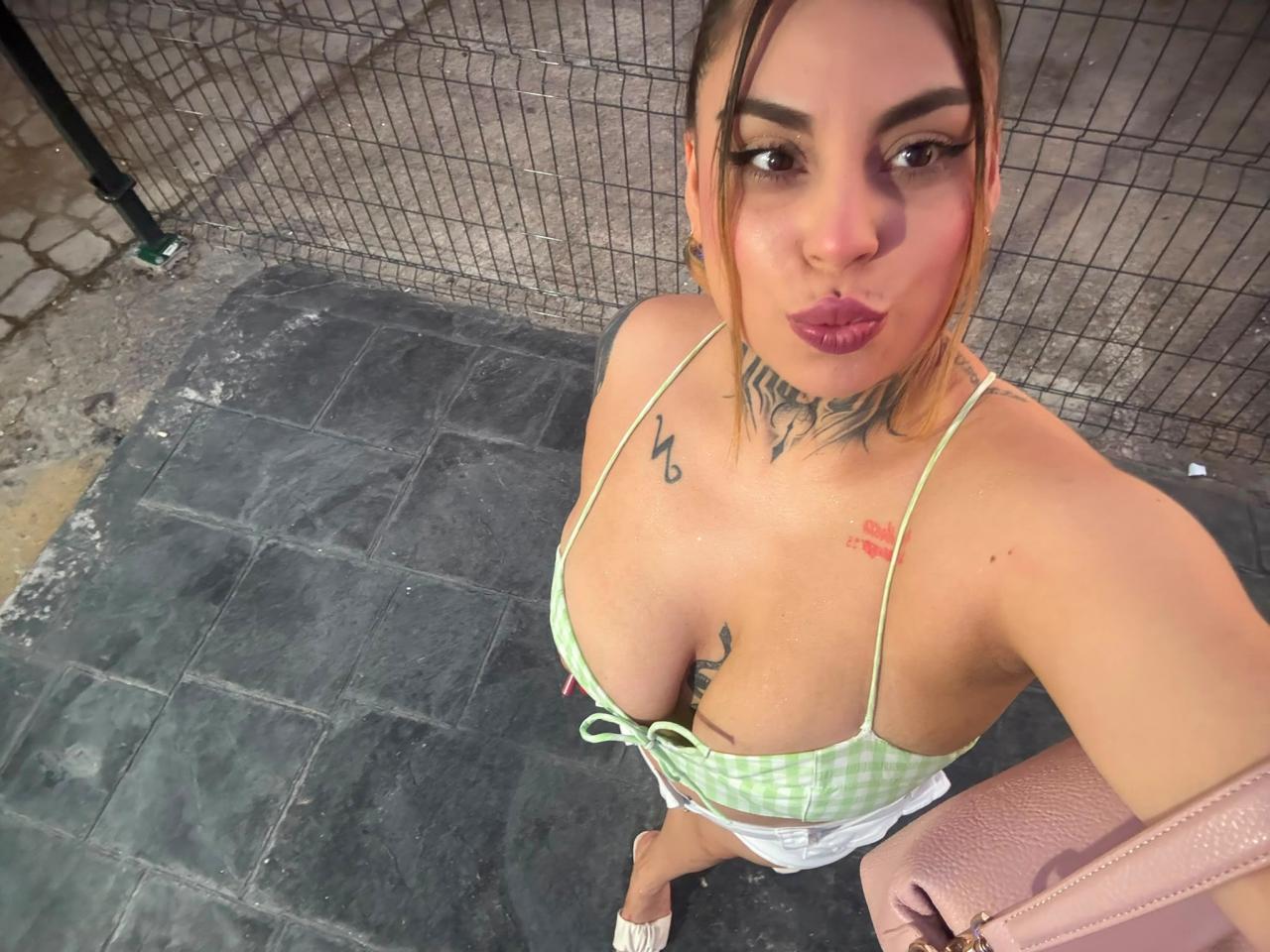 Chica busca chico en Jaén: 