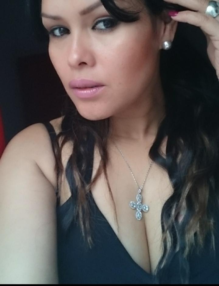 605656619: Chica busca chico en Sevilla