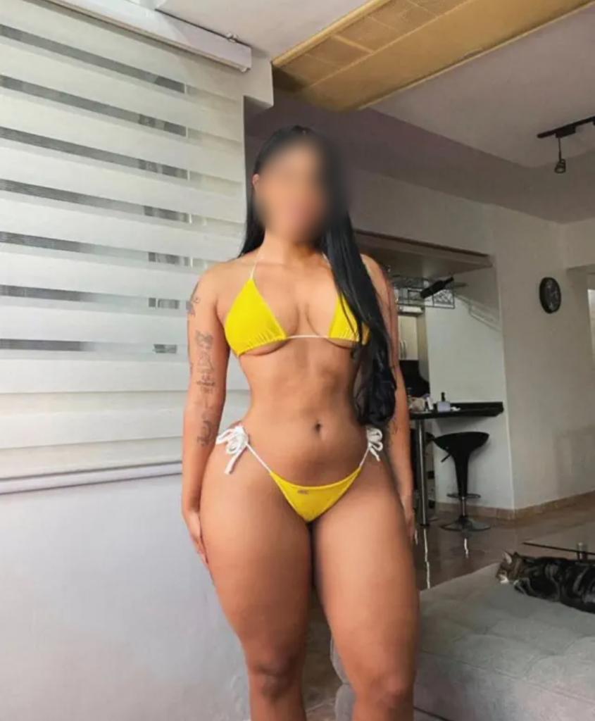 613592851: Chica busca chico en La Coruña