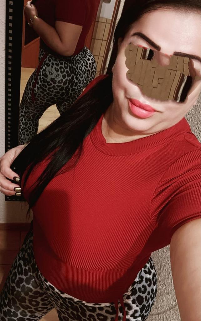 642878010: Chica busca chico en Barcelona
