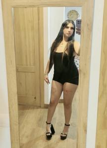 663449323: Chica busca chico en Cádiz