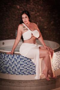 613536169: Chica busca chico en Gerona