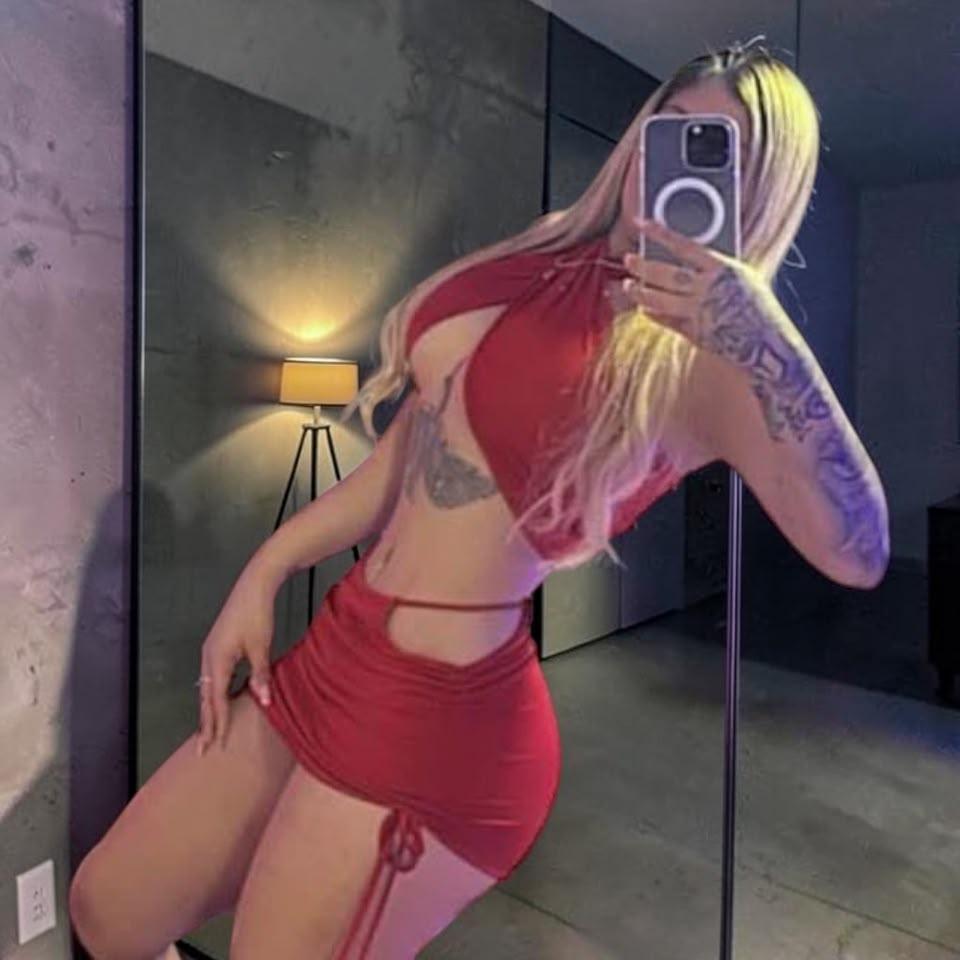 Chica busca chico en Ibiza: Chica busca chico