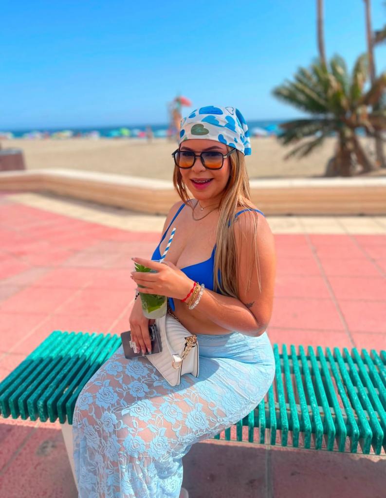 671835478: Chica busca chico en Almería