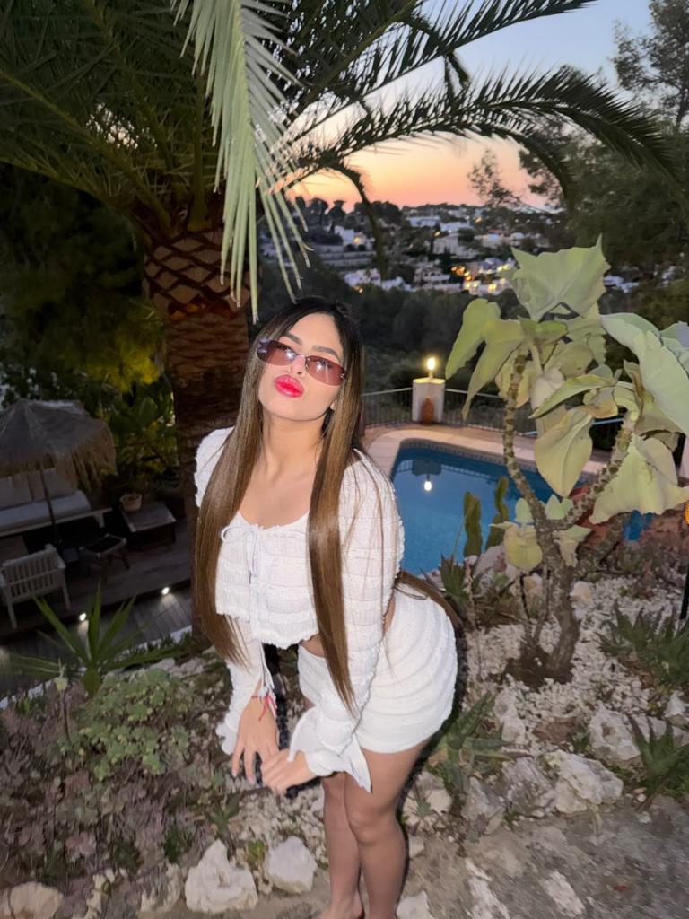 Chica busca chico en Ibiza: 
