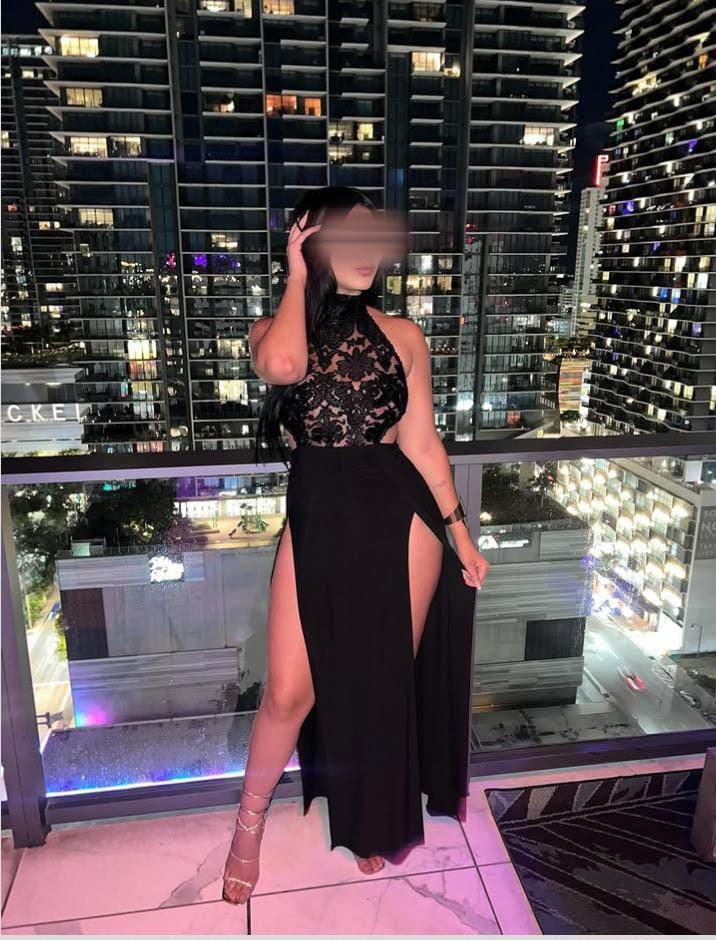 Chica busca chico en Alicante: Chica busca chico