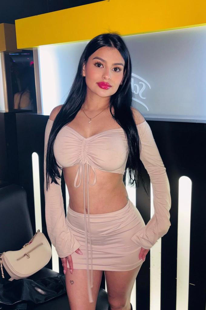 647982133: Chica busca chico en Valencia