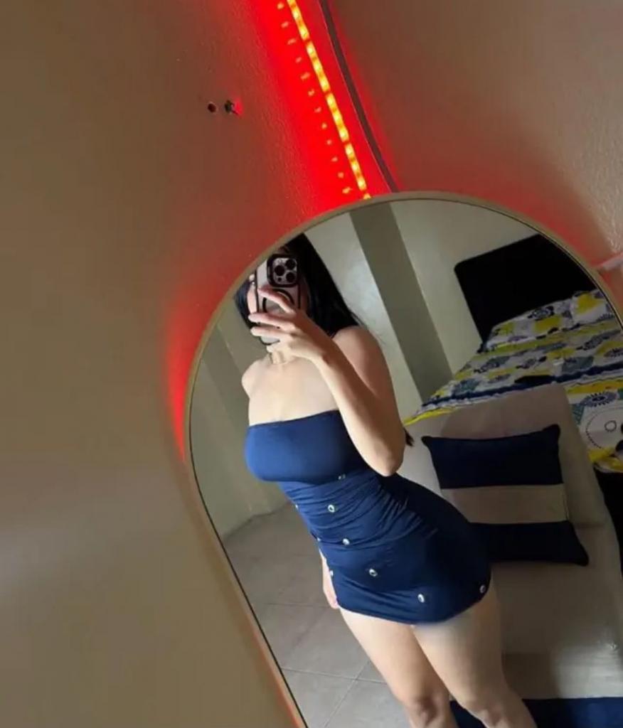 Chica busca chico en Ibiza: 