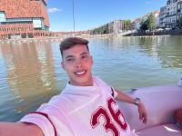 611332317: Chico busca chica en Barcelona