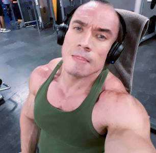 676792636: Chico busca chica en Madrid