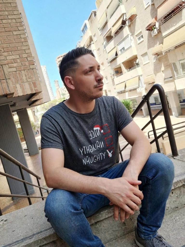 673051219: Chico busca chica en Alicante