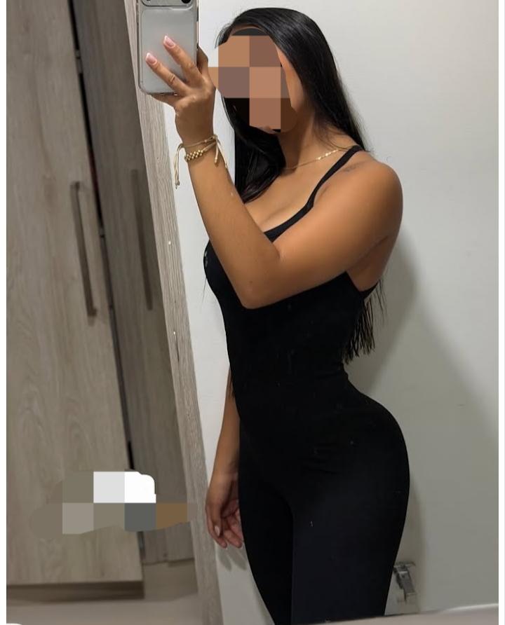 643553129: Chica busca chico en Granada