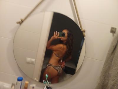 643701544: Chica busca chico en Madrid