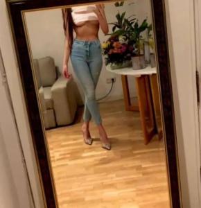 643701544: Chica busca chico en Madrid