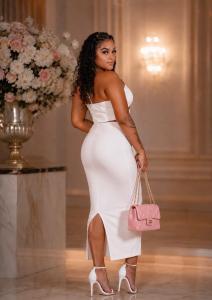 643757297: Chica busca chico en Barcelona