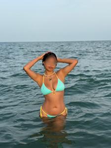 657564091: Chica busca chico en Barcelona