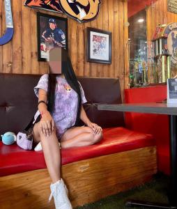 643553129: Chica busca chico en Granada