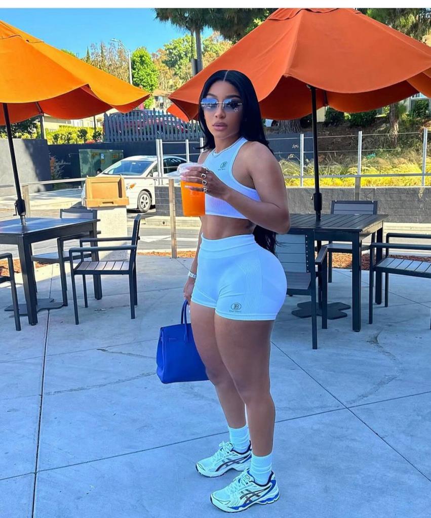 674379861: Chica busca chico en Barcelona
