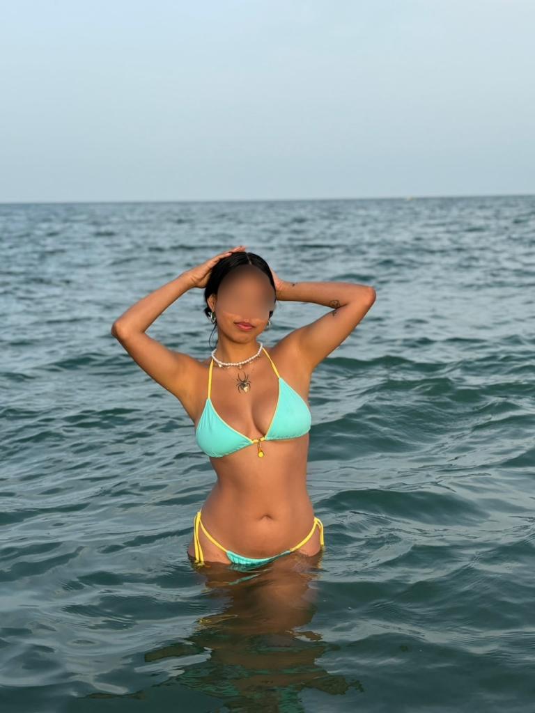657564091: Chica busca chico en Barcelona