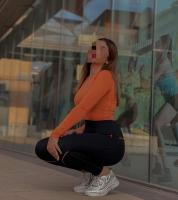613773485: Chica busca chico en Barcelona