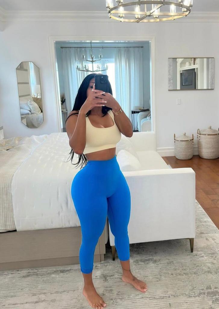 674379861: Chica busca chico en Barcelona
