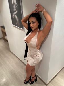 Chica busca chico en Ibiza: 