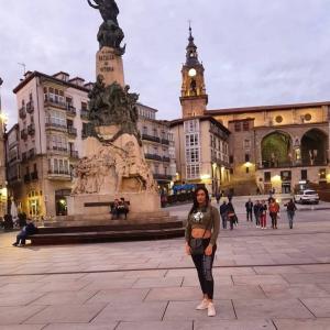 Chica busca chico en Almería: 