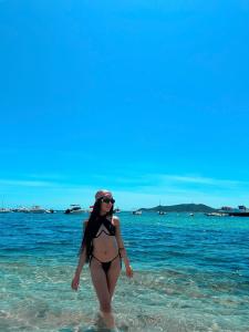Chica busca chico en Ibiza: 