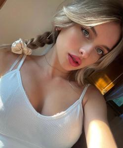 624378245: Chica busca chico en Granada