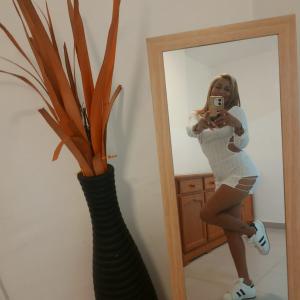 Chica busca chico en Tenerife: 