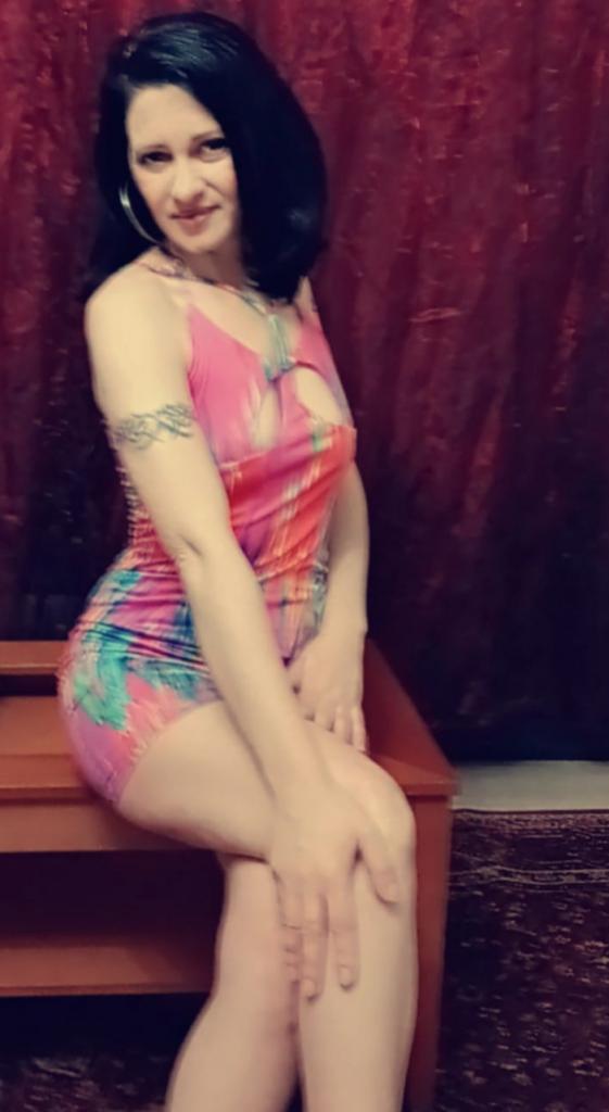 672557591: Chica busca chico en Murcia