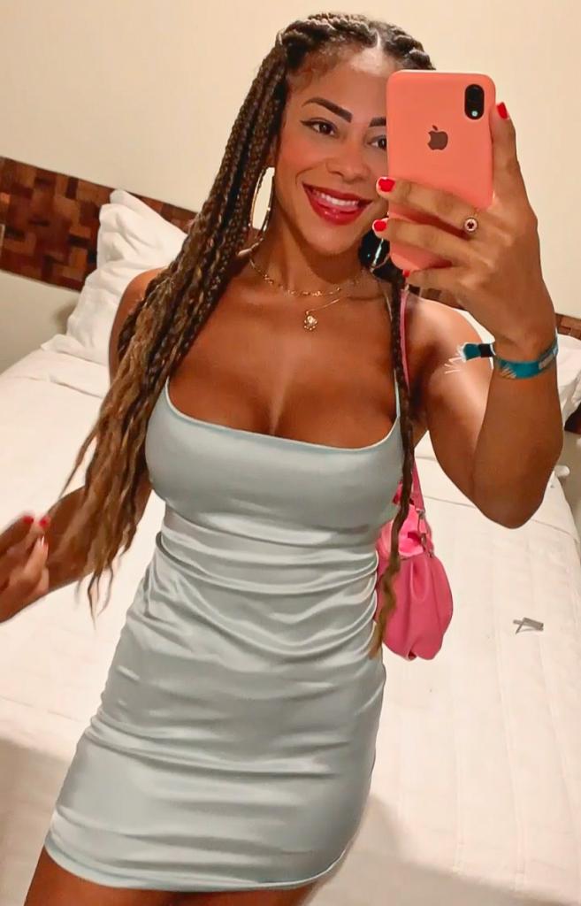 647973031: Chica busca chico en Barcelona