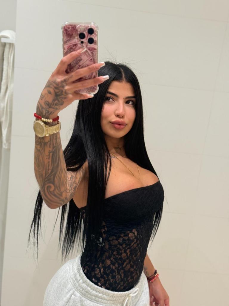 Chica busca chico en Menorca: 