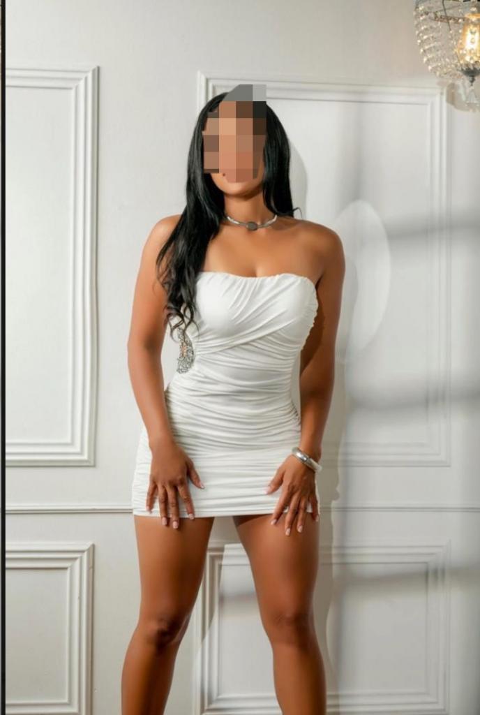 Chica busca chico en Almería: 