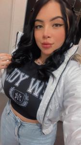 631440982: Chica busca chico en Barcelona