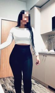 614774636: Chica busca chico en Sevilla