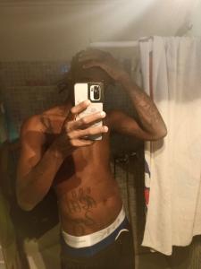 643064225: Chico busca chica en Valencia