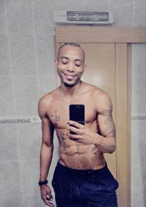 695724923: Chico busca chica en Madrid