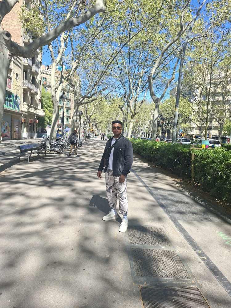 Chico busca chica en Barcelona: 