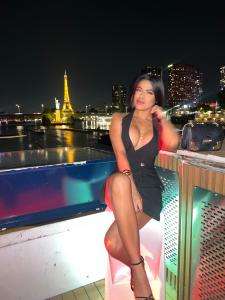 Chica busca chico en Granada: 
