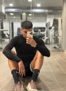 664014126: Chico busca chica en Barcelona