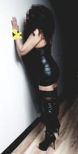 654637270: Chica busca chico en Barcelona