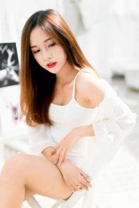 663708285: Chica busca chico en Barcelona