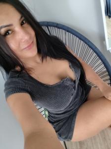 647312444: Chica busca chico en Málaga