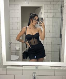 Chica busca chico en Alicante: Chica busca chico