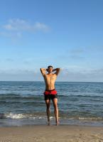 664014126: Chico busca chica en Barcelona